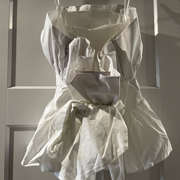 White halted Top Size Med. Run a bit smaller than I expected. - Picture 1 of 2